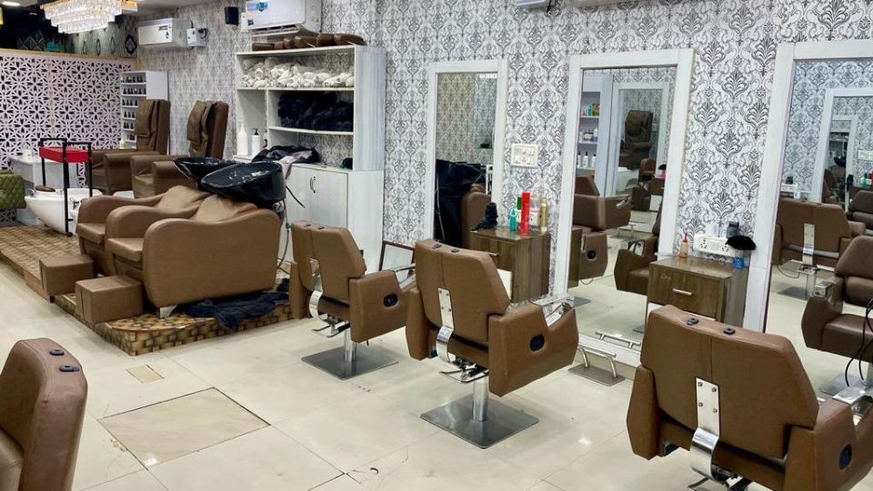 Looks Studio styling stations